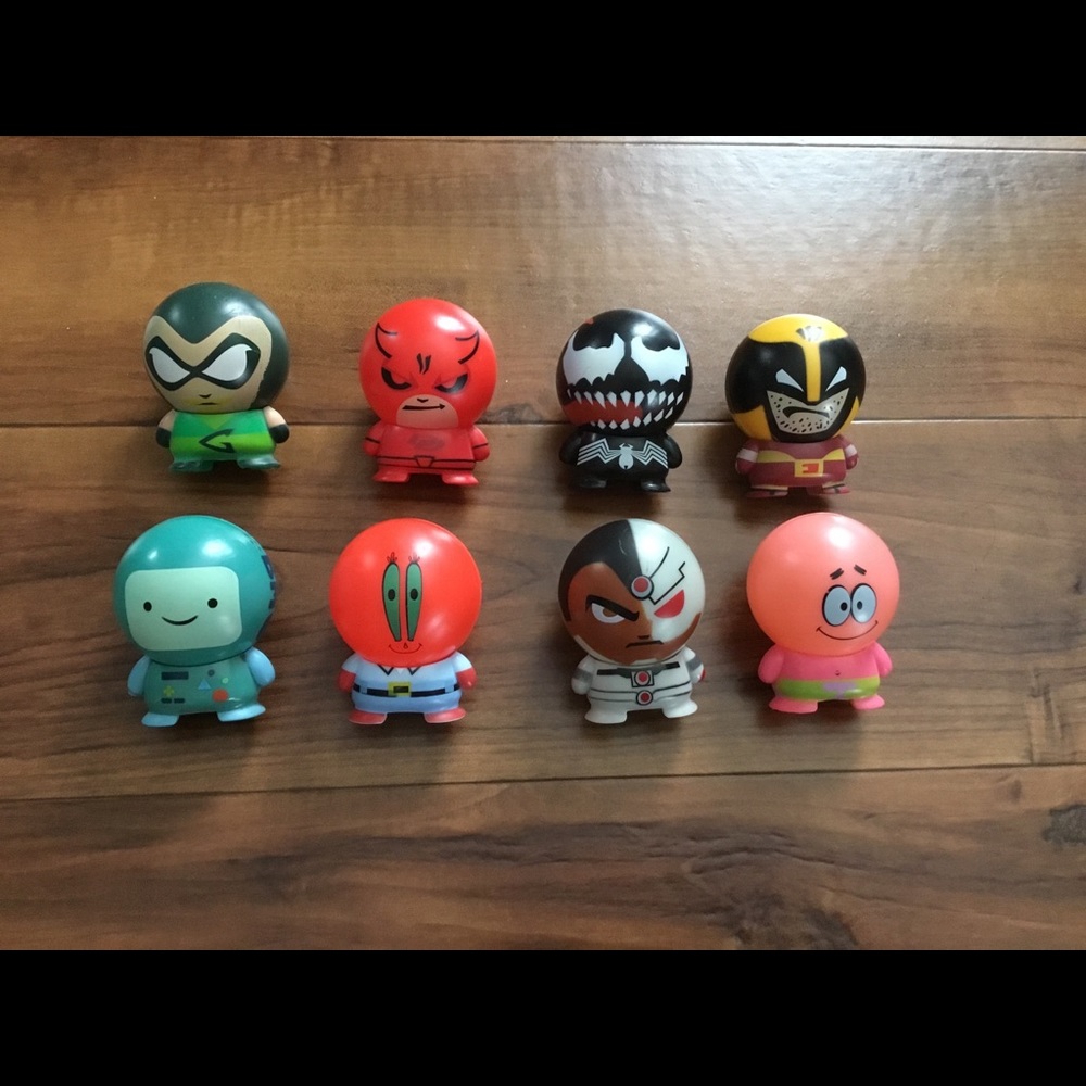 Mixed Lot of 8 Big Head from Vending Machine